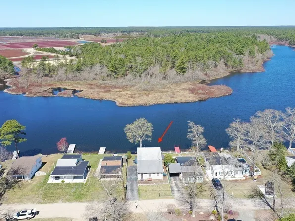 28 Agawam Dr, Wareham, MA 02571