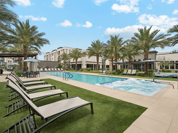 Radia Avondale Station