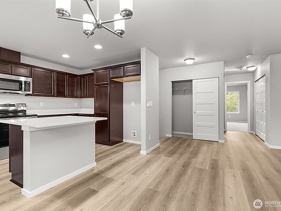 5th image of 4453 74TH Drive NE