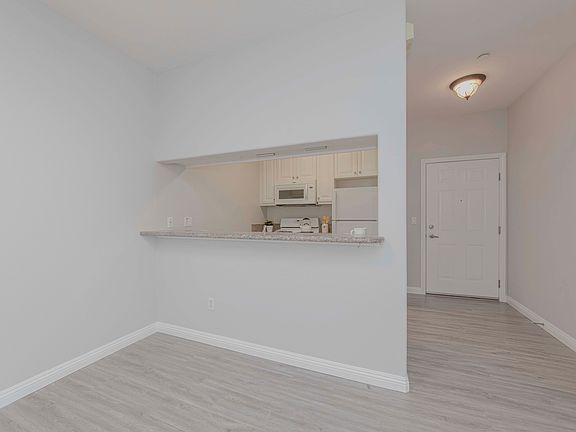 3rd image of 208-3120 W Sepulveda Blvd
