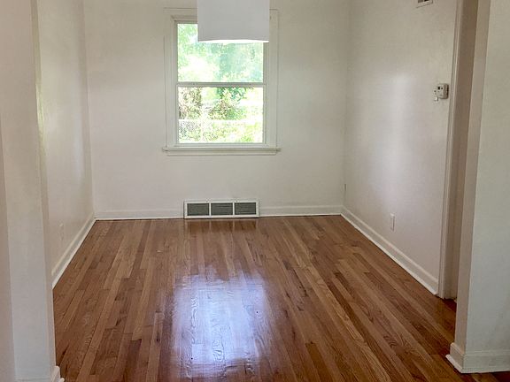 3rd image of 9254 Waldorf Dr