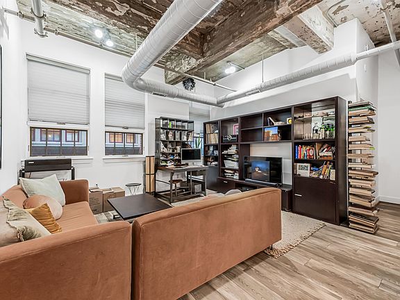 2nd image of 140 Bay St APT 2F
