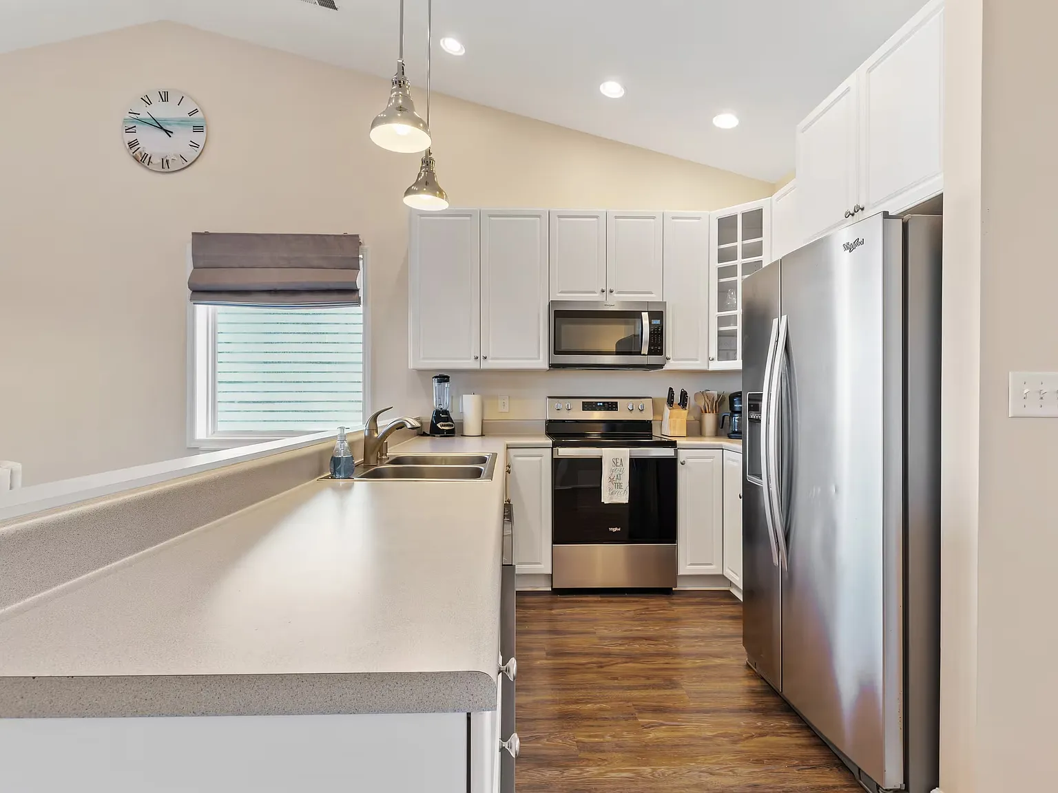 3 bed, 1800 sqft, $2,200 — Photo 4