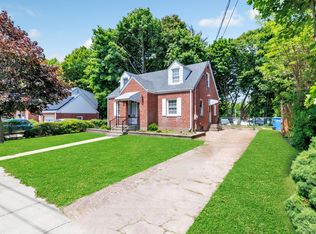 135 Oberlin Rd, Hamden, CT 06514