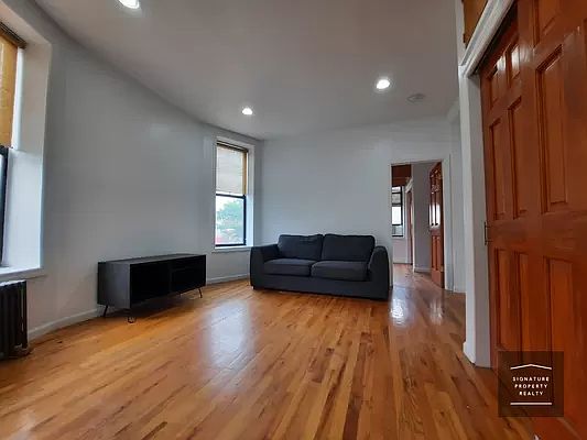 3rd image of 518 Willoughby Ave Floor 3
