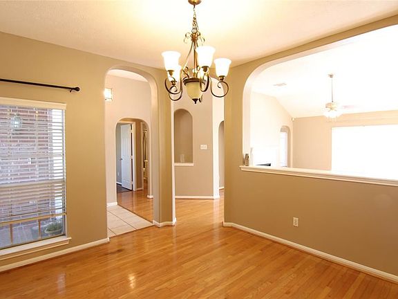 2nd image of 3607 Stratford Arms Ln