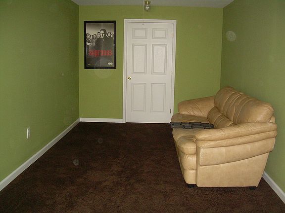 4th image of 100 Northview Ct