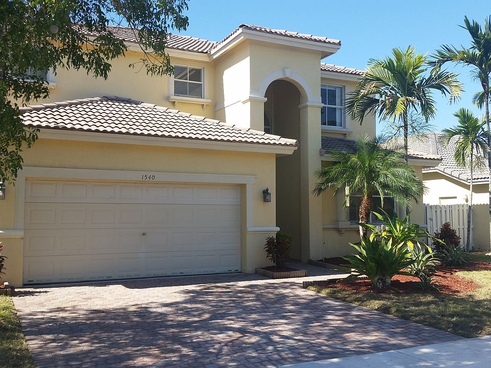 1st image of 1540 SW 186th Ln
