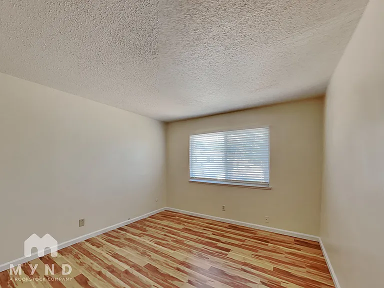 4137 Apostolo Cir #4 — Photo 10
