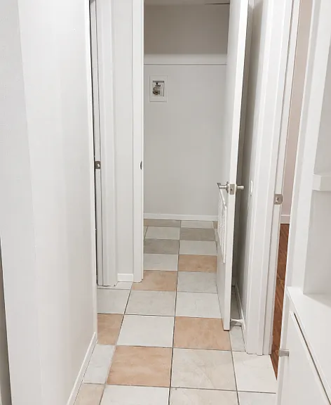 2428 Louise St #202 — Photo 4