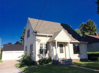 1332 N 8th St, Manitowoc, WI 54220