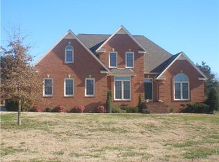 921 Franklin Heights Dr, Winchester, TN 37398