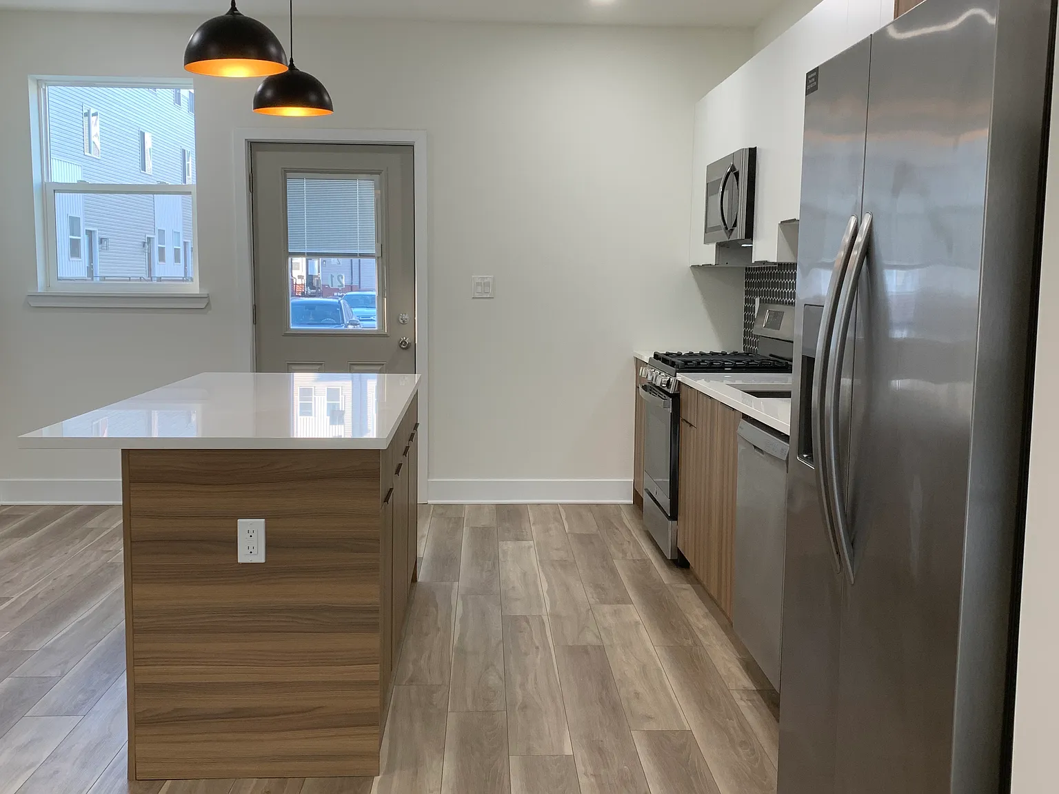 2511 E Tioga St — Photo 4
