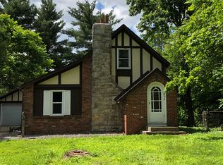 904 E Washington St, Riverton, IL 62561