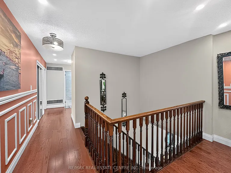 266 Fennamore Ter — Photo 13