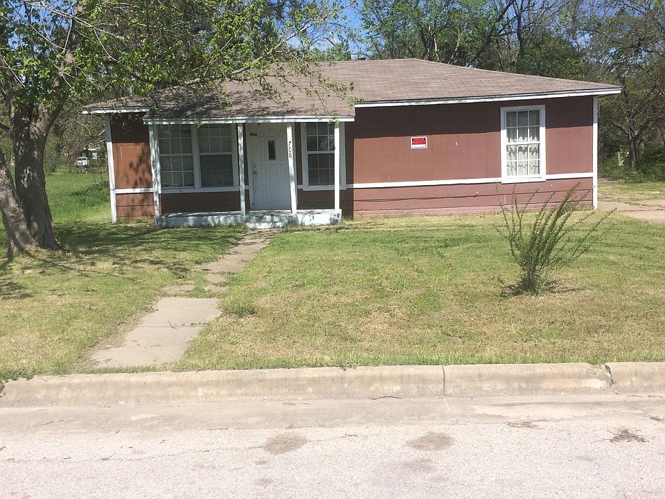 2nd image of 708 Gilbert St
