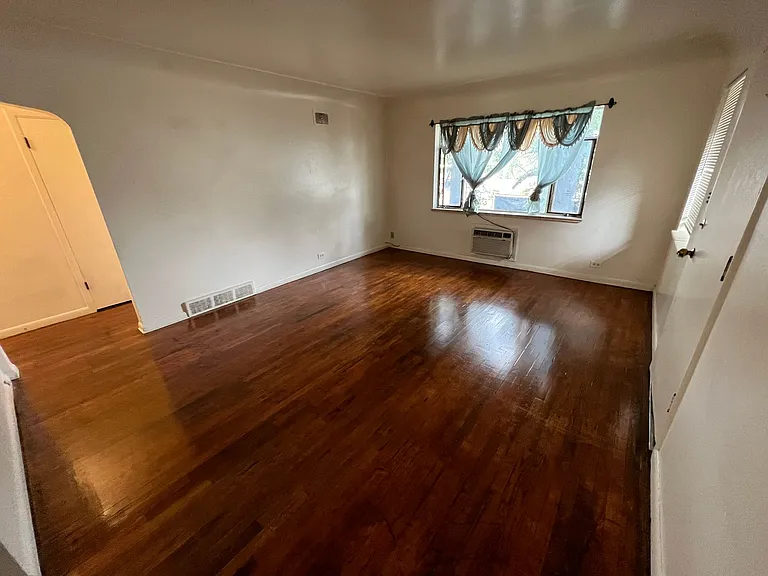 3621 S Sherman St — Photo 2