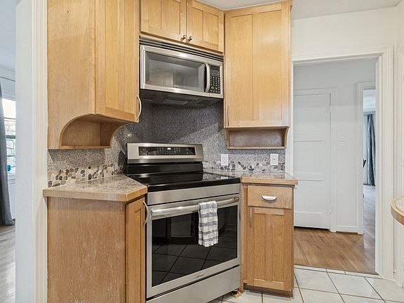 3rd image of 6815 E Grand Ave