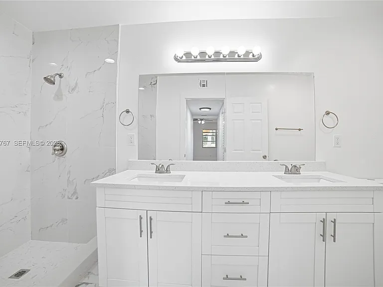 5201 Yellow Pine Ln — Photo 17