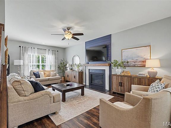 3rd image of 1001 Harmony Lake Pkwy
