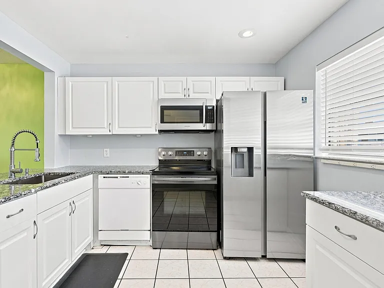 13521 S Indian River Dr #1003 — Photo 10