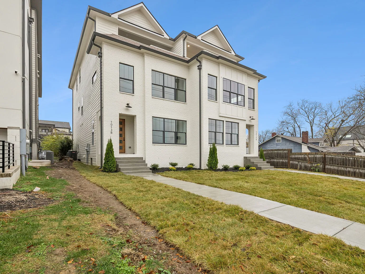 4 bed, 3.5 bath, 2604 sqft, $7,500 — Photo 1