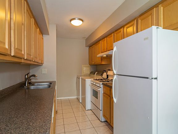 4th image of 1587 Cornell Pl #1