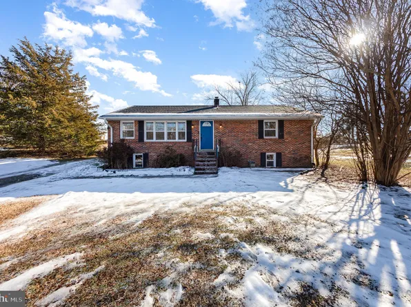 1022 Julian Dr, Fredericksburg, VA 22405