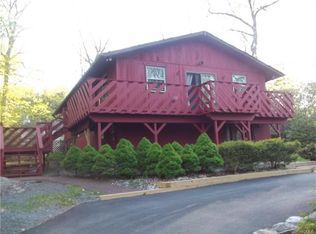 32 Buckingham Cir, Rock Hill, NY 12775