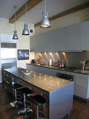 Sold by Flat Iron Real Estate | media 17