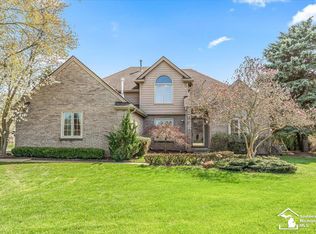 10172 Longford Dr, South Lyon, MI