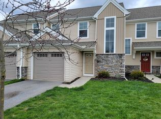 15 Rollins Ln, Willow Street, PA 17584