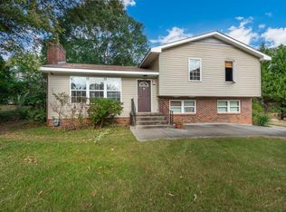 5 Pine Creek Dr, Greenville, SC 29605