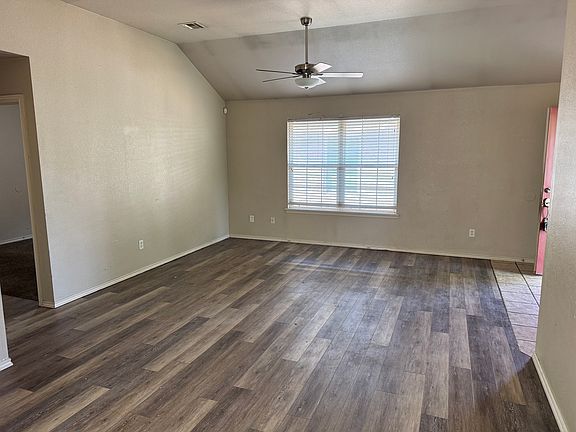 2nd image of 862 Beaumont Sq