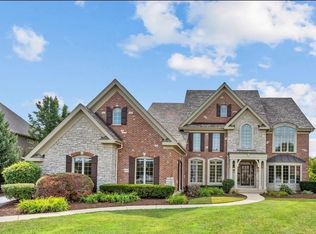 39W599 Walt Whitman Rd, St Charles, IL 60175