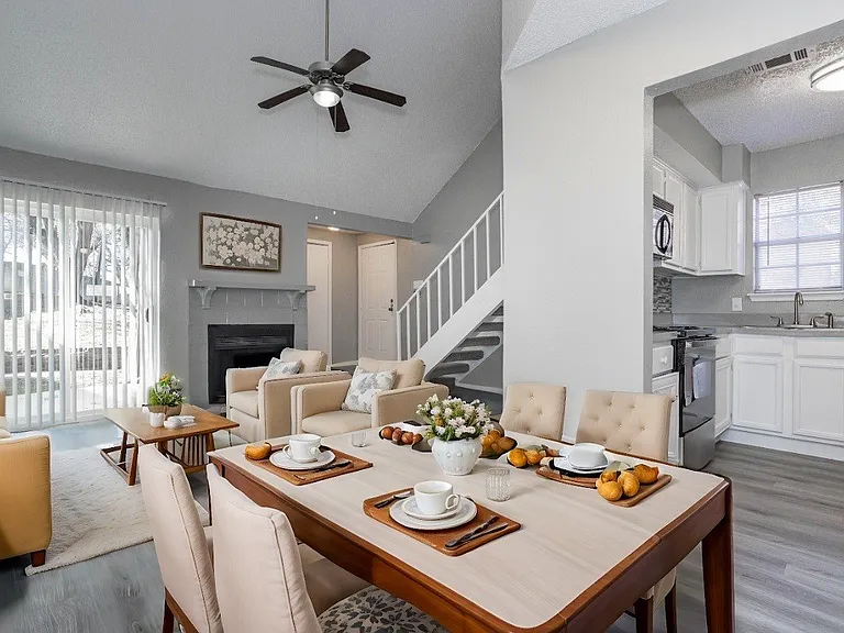 Sevilla Condos — Photo 14
