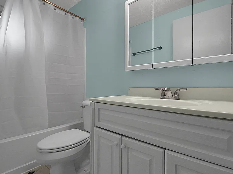 2138 Sprucefield Dr — Photo 18