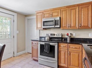 15 Stirling St #1, Andover, MA 01810