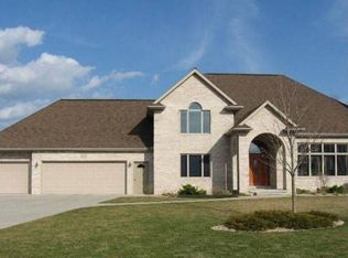 1578 Wedgewood Pl, Essexville, MI