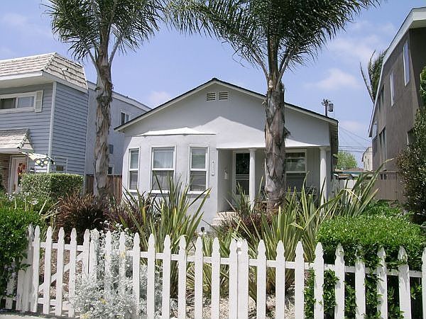 1st image of 12917 Gilmore Ave