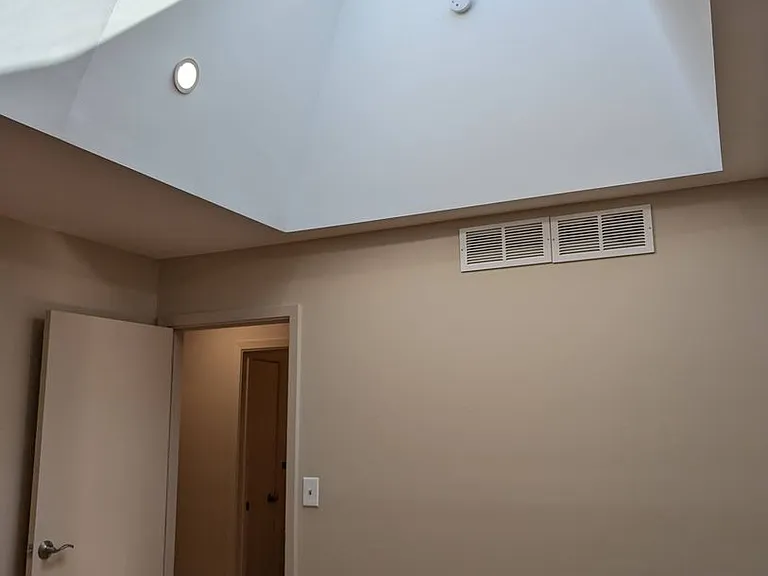 5253 Vernadale Dr — Photo 26