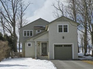 58 Bartlett Bay Rd, South Burlington, VT 05403