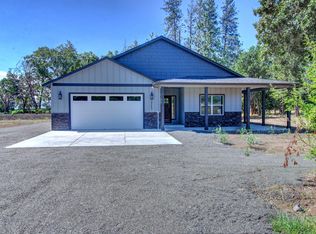 3217 Sams Valley Rd, Central Point, OR 97502