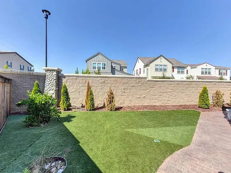 1393 Folsom Meadows Cir — Photo 12