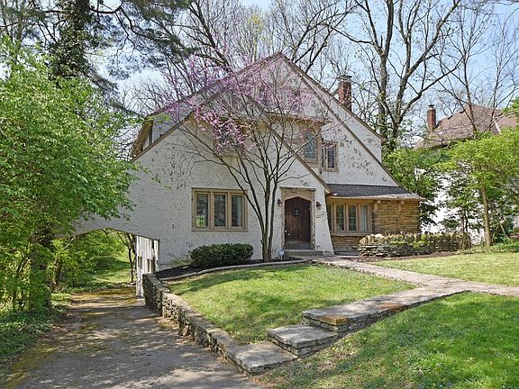 2nd image of 3831 Middleton Ave