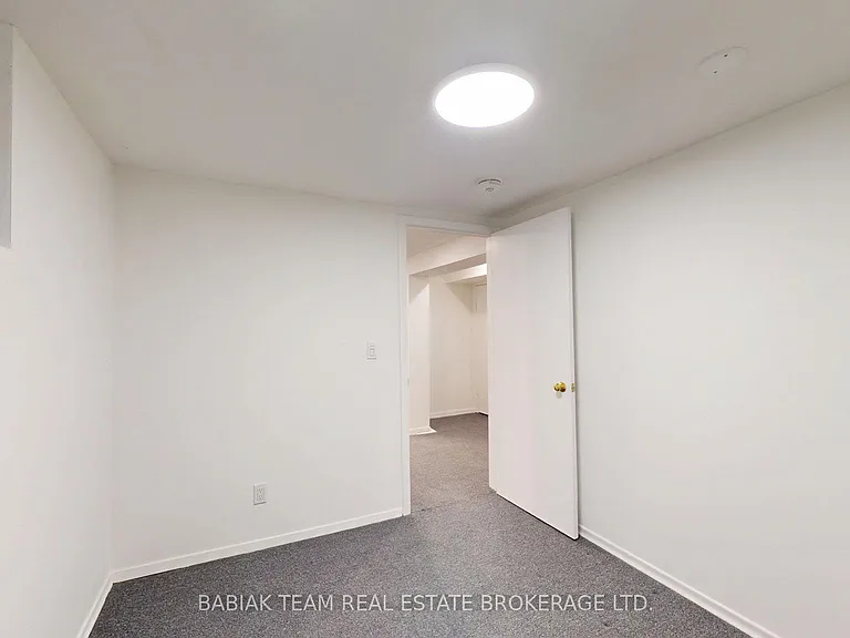 57 Parkway Ave — Photo 31
