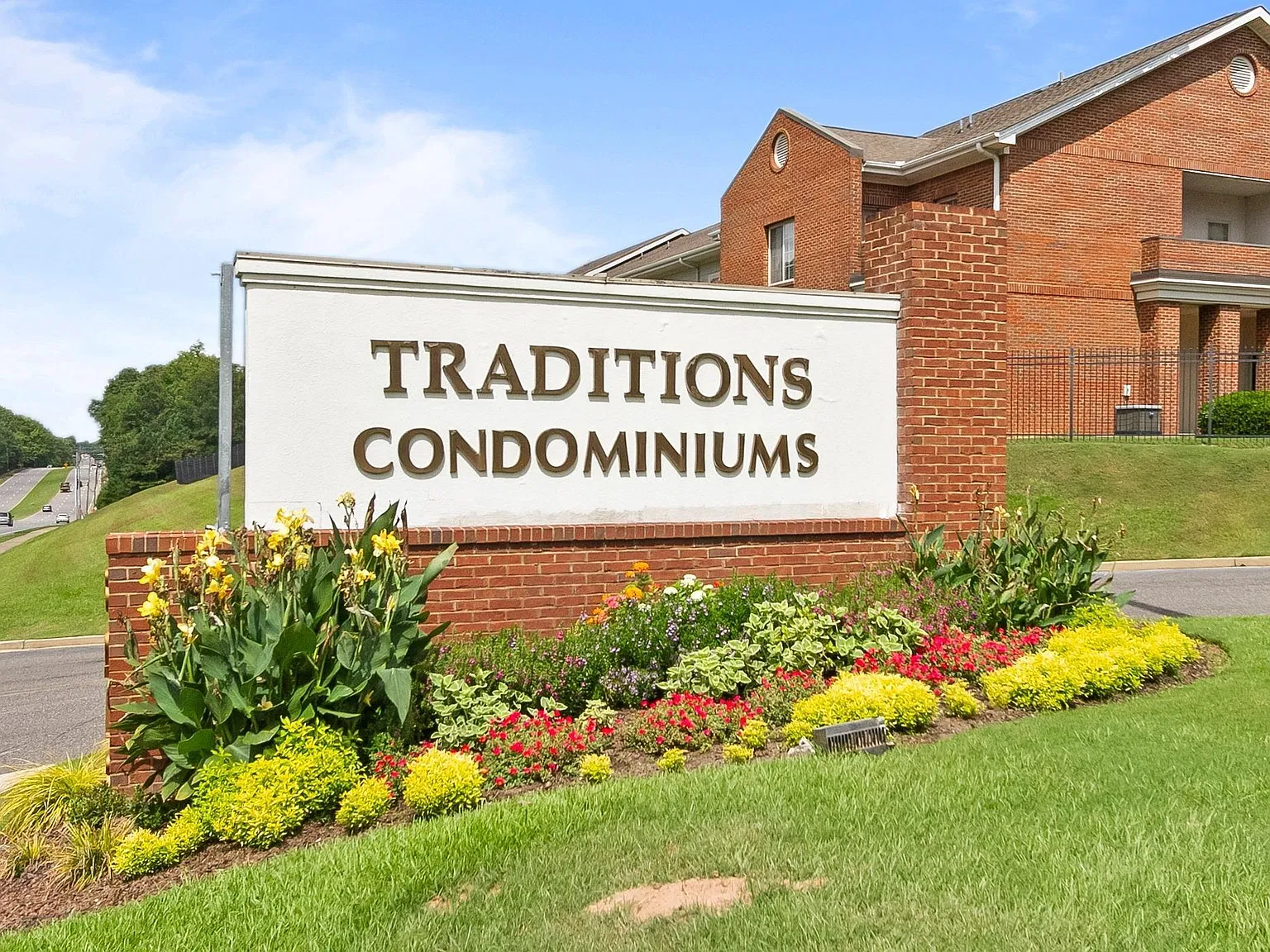 3 bed, 3.0 bath, $2,995 — Photo 1