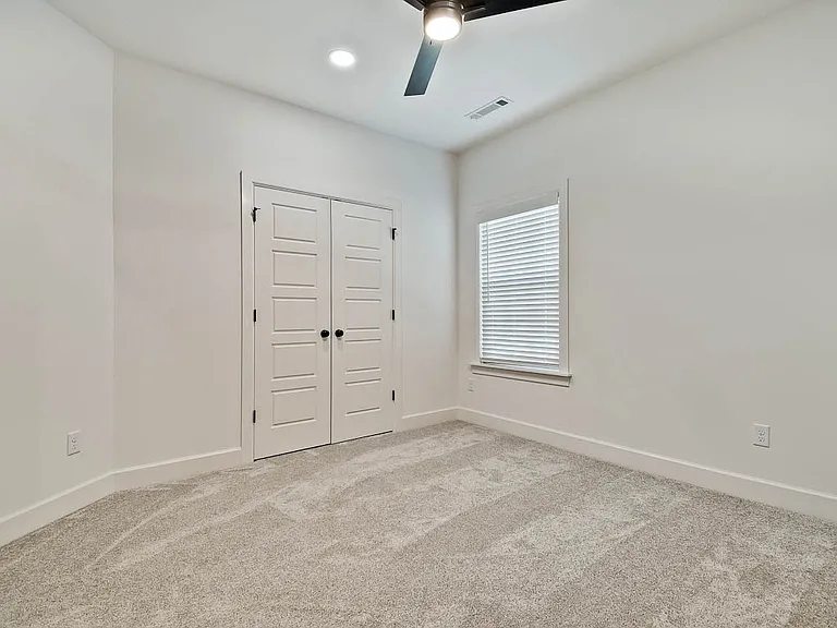 502 W Persimmon St — Photo 21