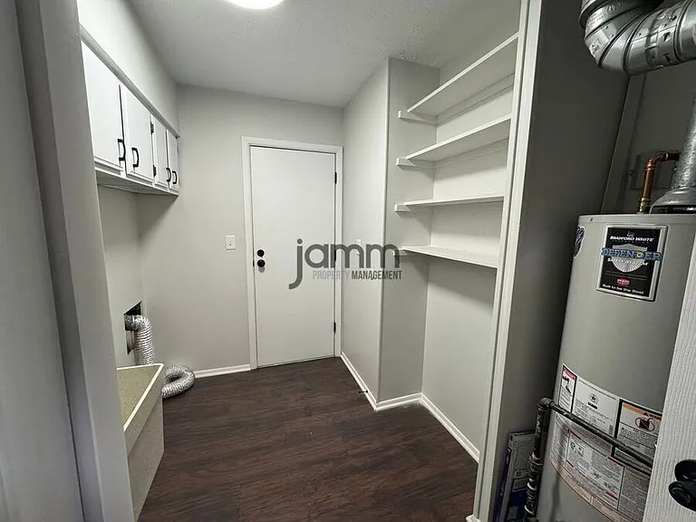 5250 Mills Creek Ln — Photo 14