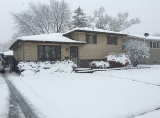 517 W Moreland Ave, Addison, IL 60101